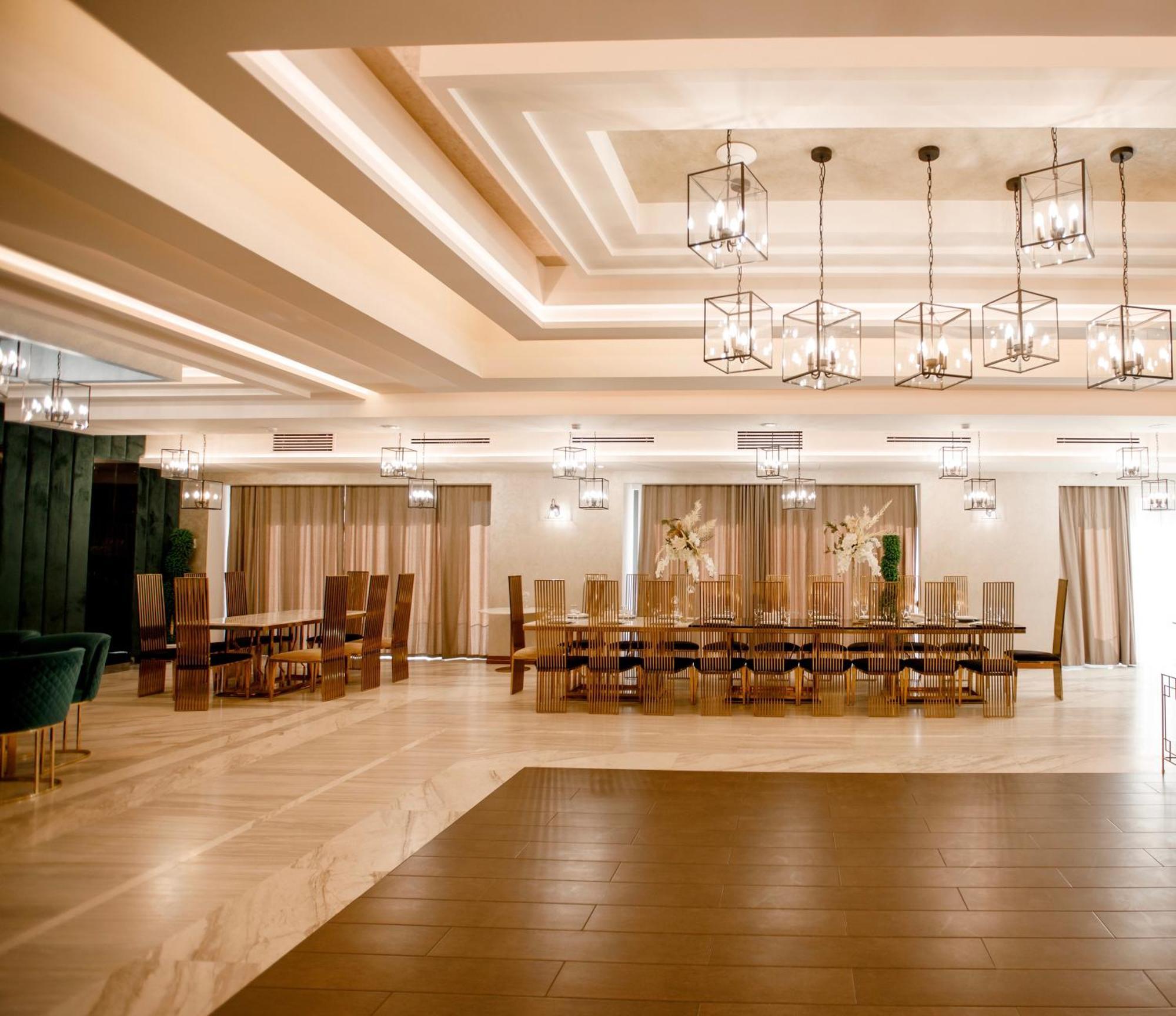 Aghababyan'S Hotel Jerevan Eksteriør bilde The ballroom