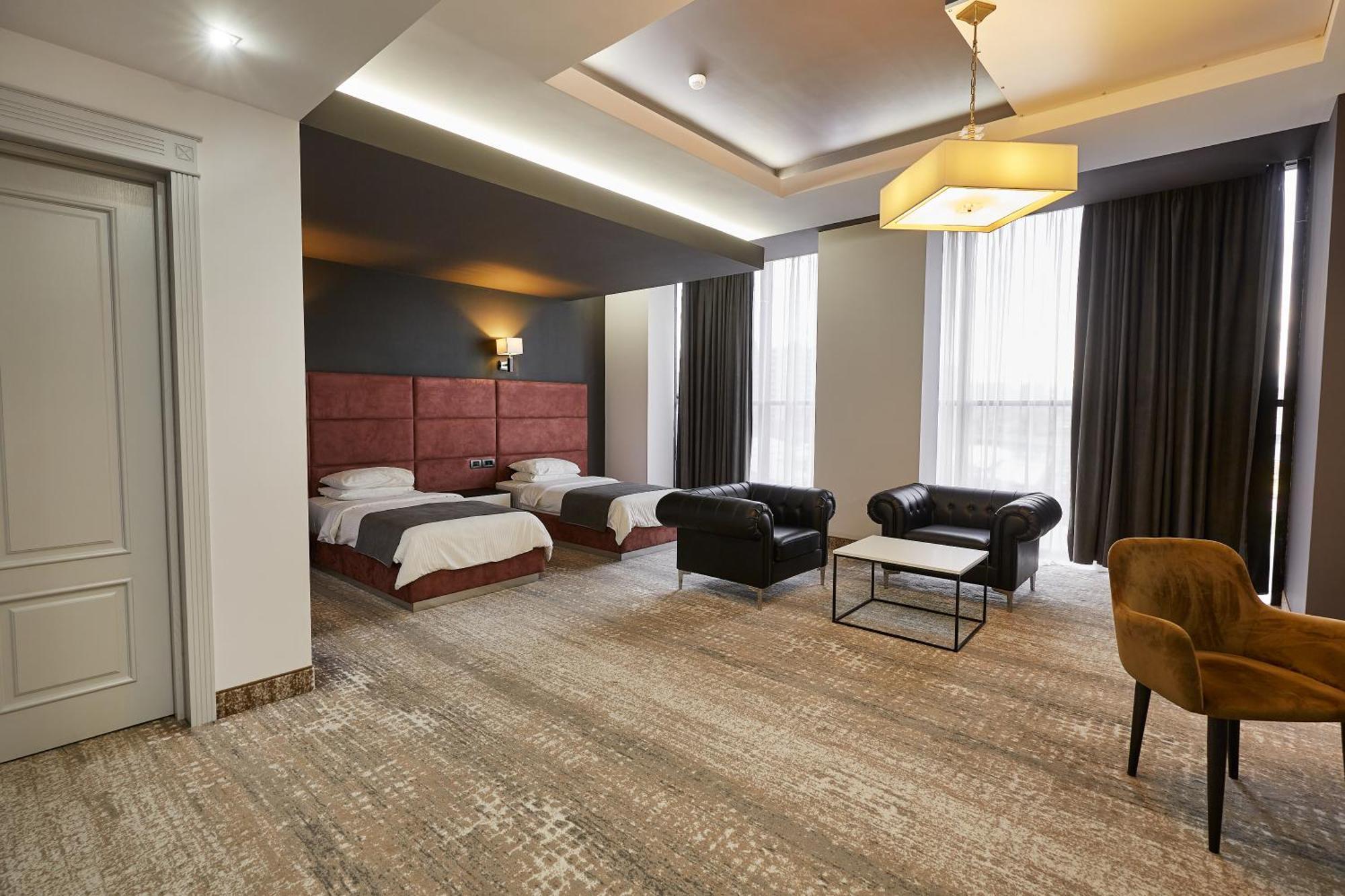 Aghababyan'S Hotel Jerevan Eksteriør bilde A suite at the hotel