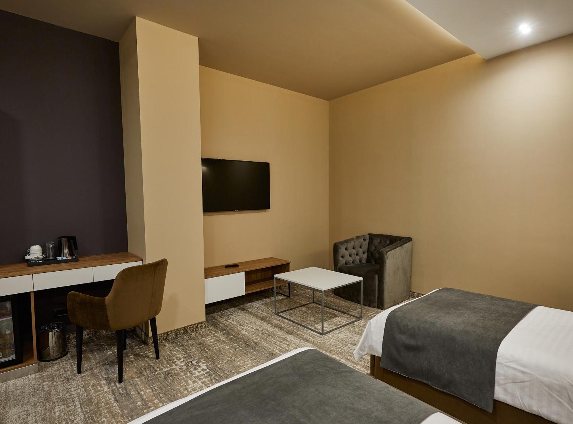 Aghababyan'S Hotel Jerevan Rom bilde A room at the hotel