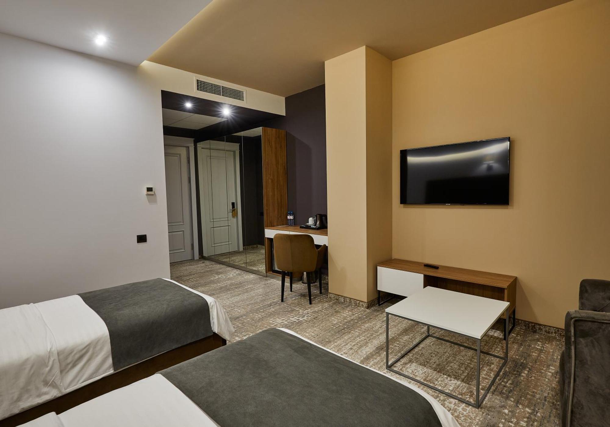 Aghababyan'S Hotel Jerevan Rom bilde A room at the hotel