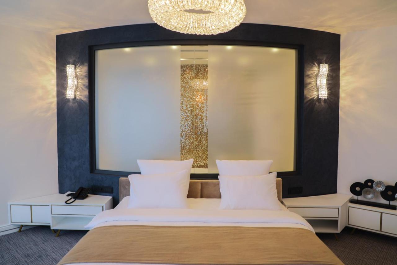 Aghababyan'S Hotel Jerevan Eksteriør bilde A bedroom at the hotel