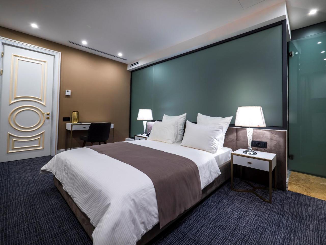 Aghababyan'S Hotel Jerevan Eksteriør bilde Deluxe room