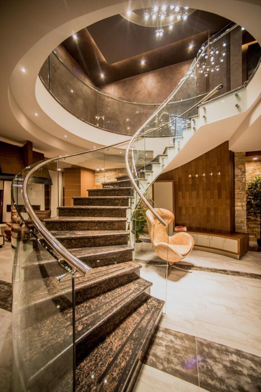 Aghababyan'S Hotel Jerevan Eksteriør bilde The lobby of the hotel